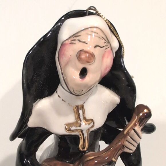 Vintage Blue Sky Singing Sister Nun Guitar Ornament Figurine "Song in My Heart" - Picture 9 of 11